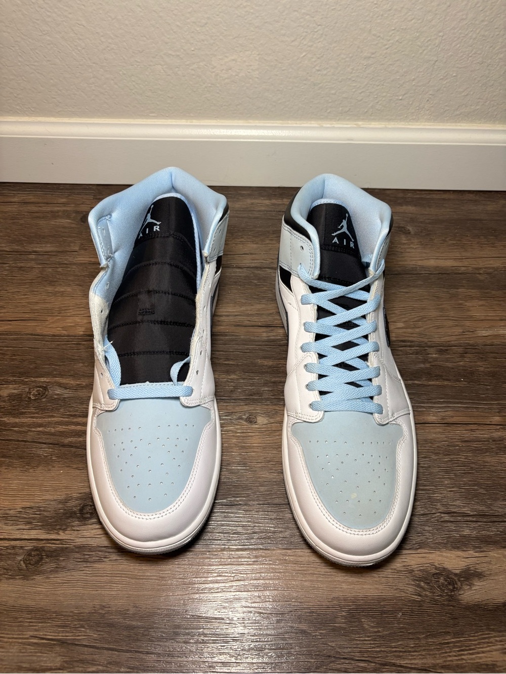 Size 13 - Jordan 1 Mid SE White Ice Blue